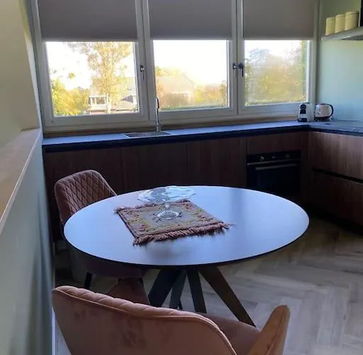 Zandzicht 2 * Wekerom